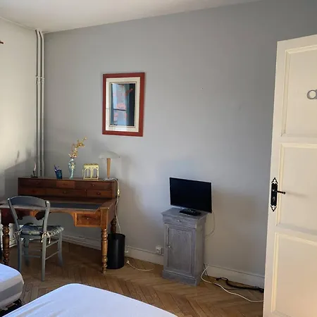 Apartment Lumineux Et Spacieux Au Centre De - Fr-1-738-44 Royan