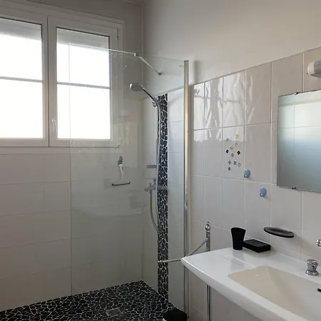 Lumineux Et Spacieux Au Centre De - Fr-1-738-44 *