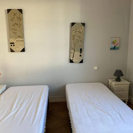 Lumineux Et Spacieux Au Centre De - Fr-1-738-44